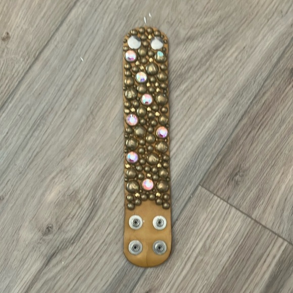 la piper Jewelry - VINTAGE LEATHER BRACELET WITH GOLD 7”TO 8”GOLD SILVER TONE BEADS &RHINESTONES